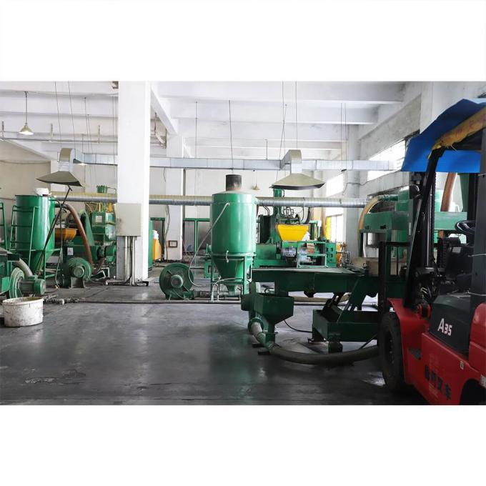 Wholesale Double Folding Sleep Mats White Aluminum Film Closed Cell IXPE XPE Foam Sleeping Pad for Waterproof Camping 2 Person 10